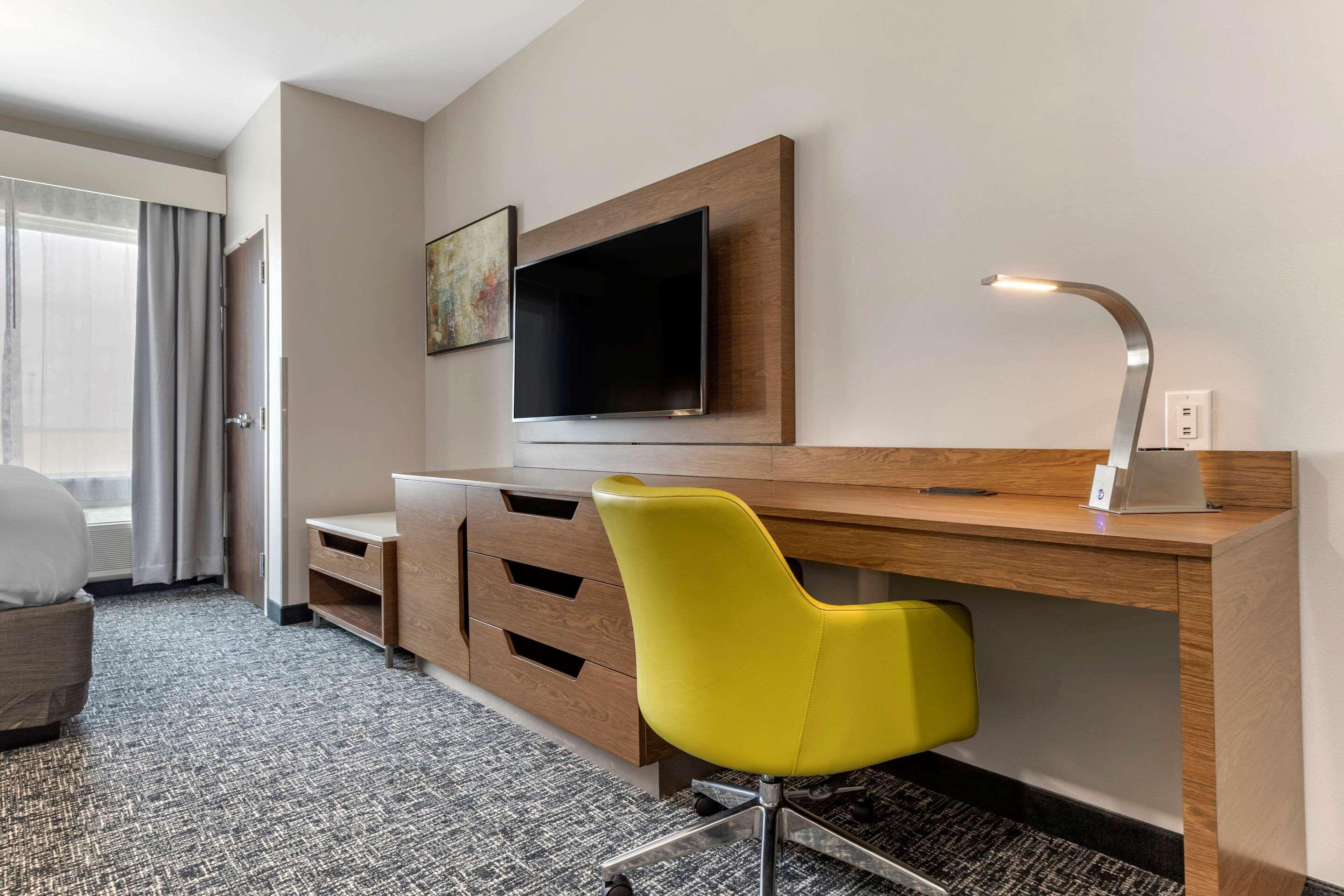 Comfort Suites Greenville Airport Экстерьер фото