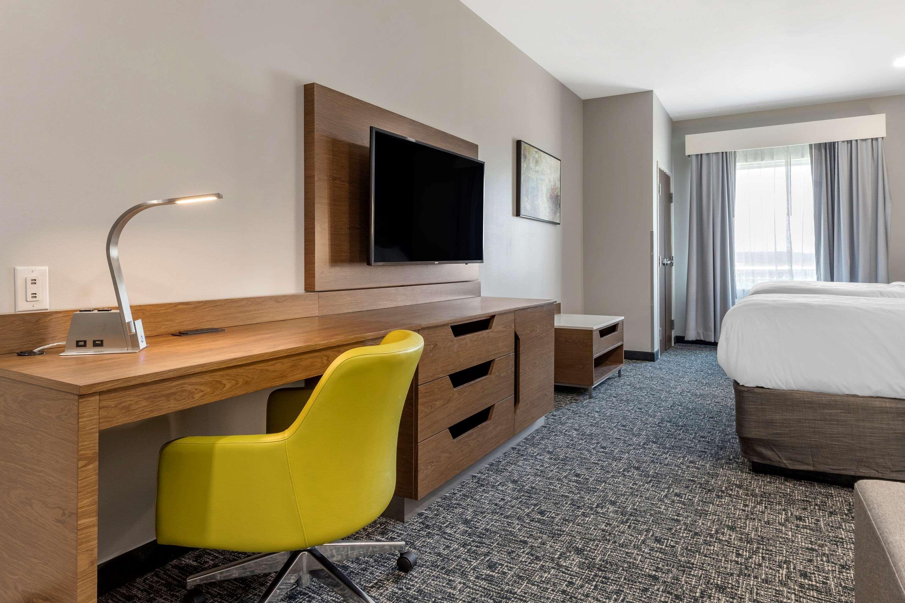 Comfort Suites Greenville Airport Экстерьер фото